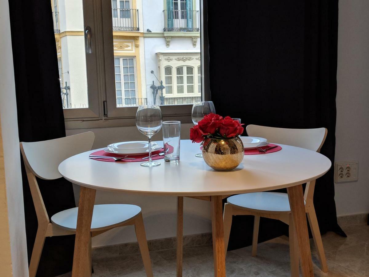 Apartamentos Arc Felix Saenz 2 2 Малага Екстериор снимка